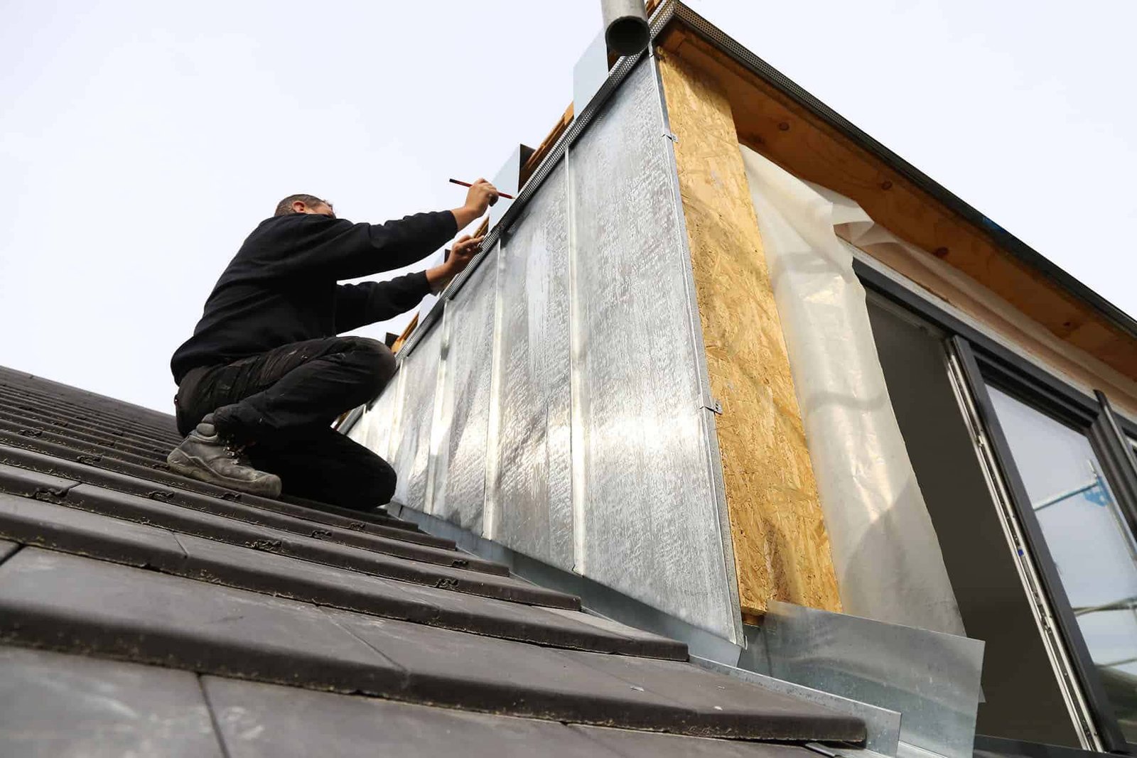Plaatsing van dakkapel constructie met OSB plaat